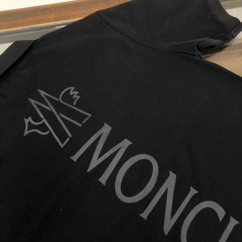 Moncler T-Shirts Sporty 143114