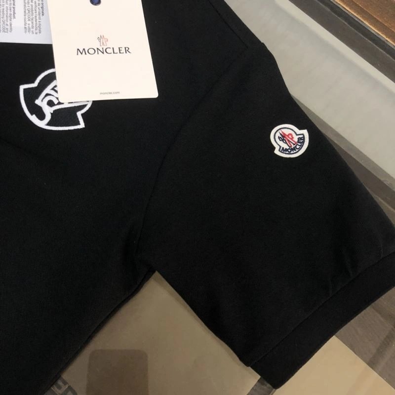 Moncler T-Shirts Neat 143103