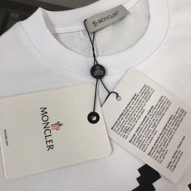 Moncler T-Shirts Neat 143075