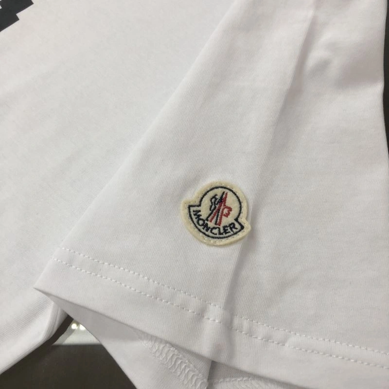 Moncler T-Shirts Neat 143075