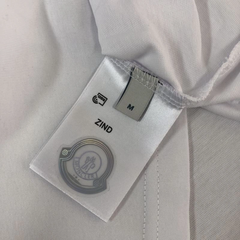 Moncler T-Shirts Neat 143075