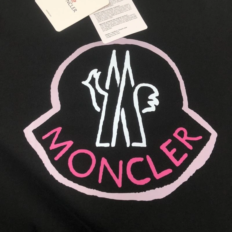Moncler T-Shirts Flexible 143076