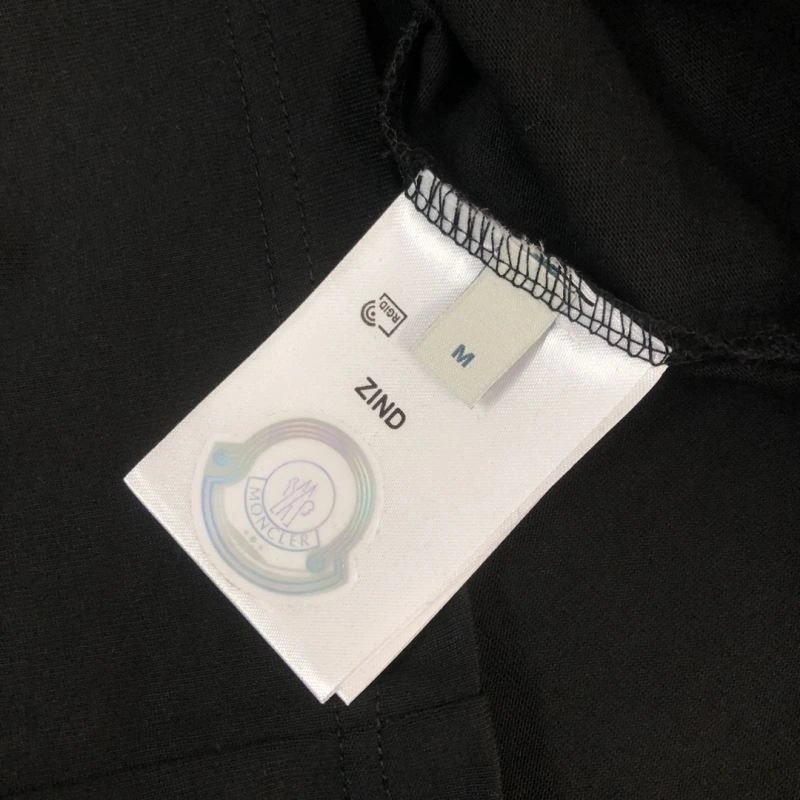 Moncler T-Shirts Flexible 143076