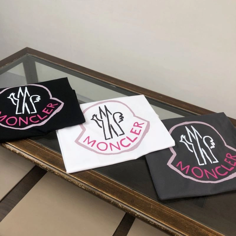 Moncler T-Shirts Soft 143071