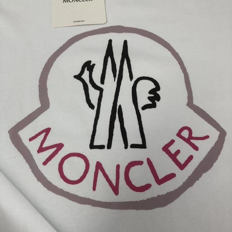Moncler T-Shirts Soft 143071