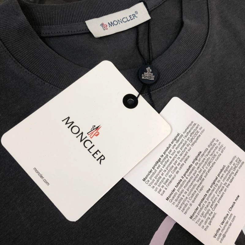 Moncler T-Shirts FlexibleFit 143074