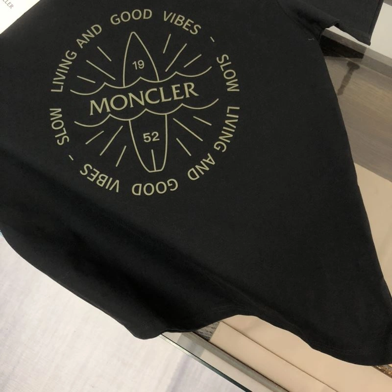 Moncler T-Shirts Lightweight 143092