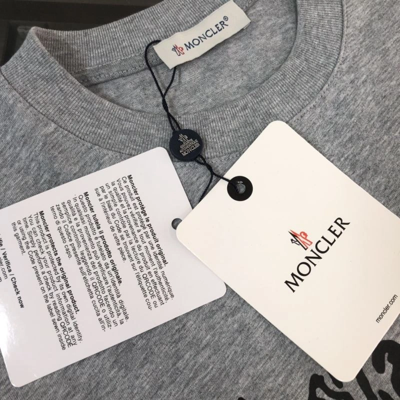Moncler T-Shirts SunProtective 143064