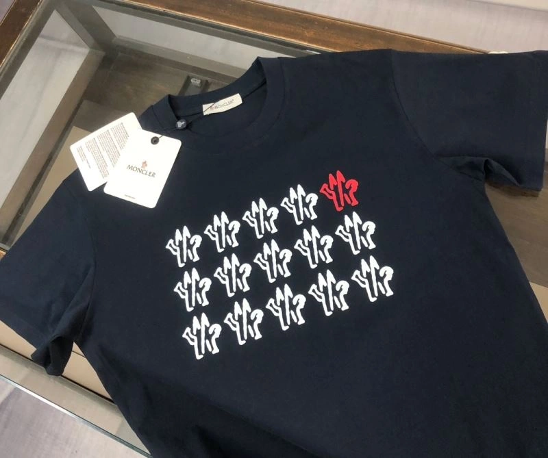 Moncler T-Shirts SunProtective 143063