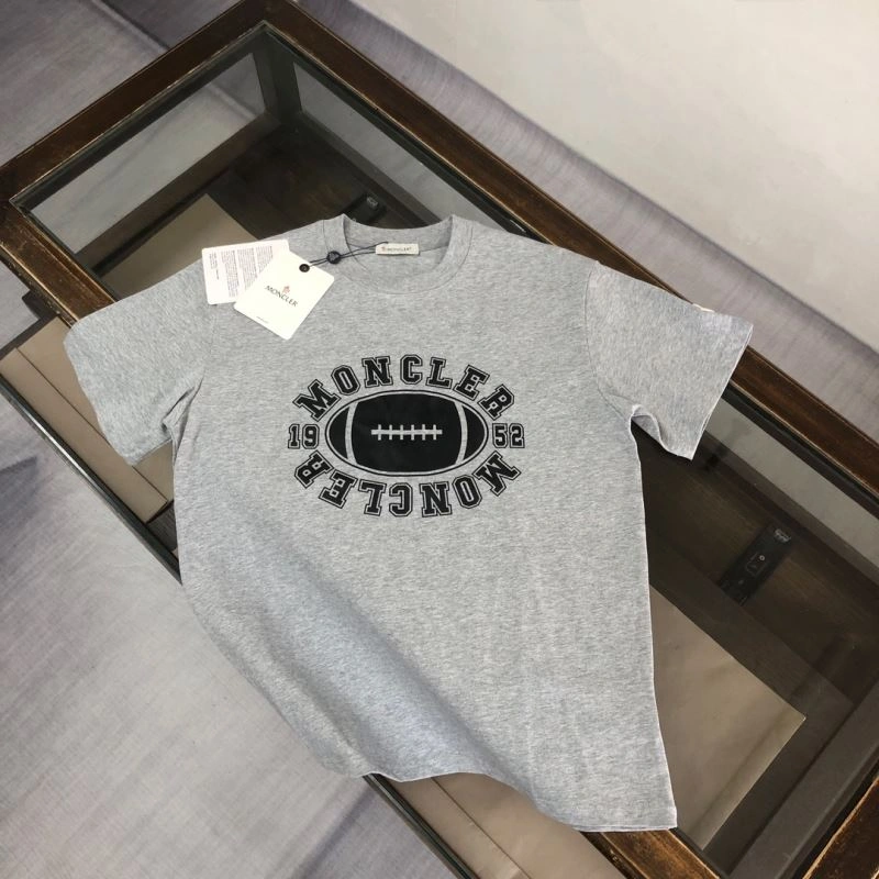Moncler T-Shirts Minimalist 143059