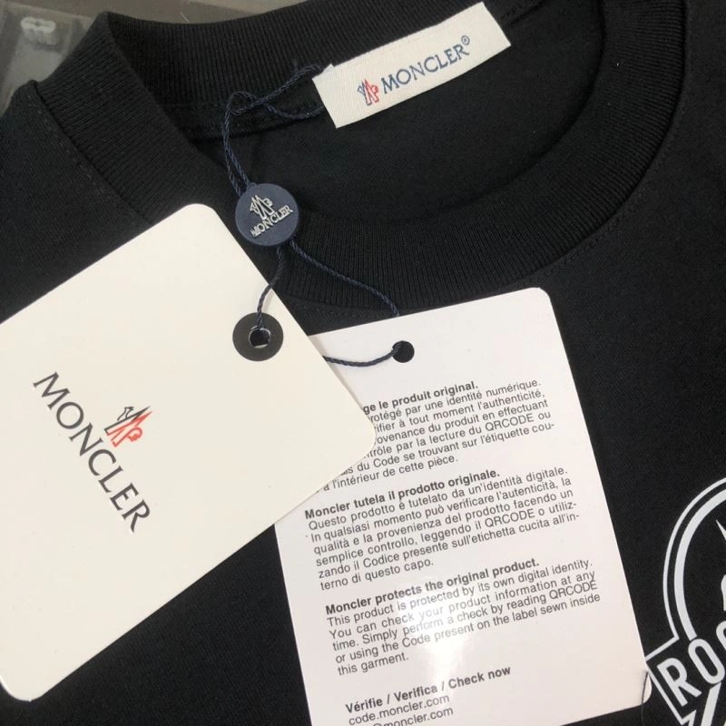 Moncler T-Shirts TimelessDesign 143057