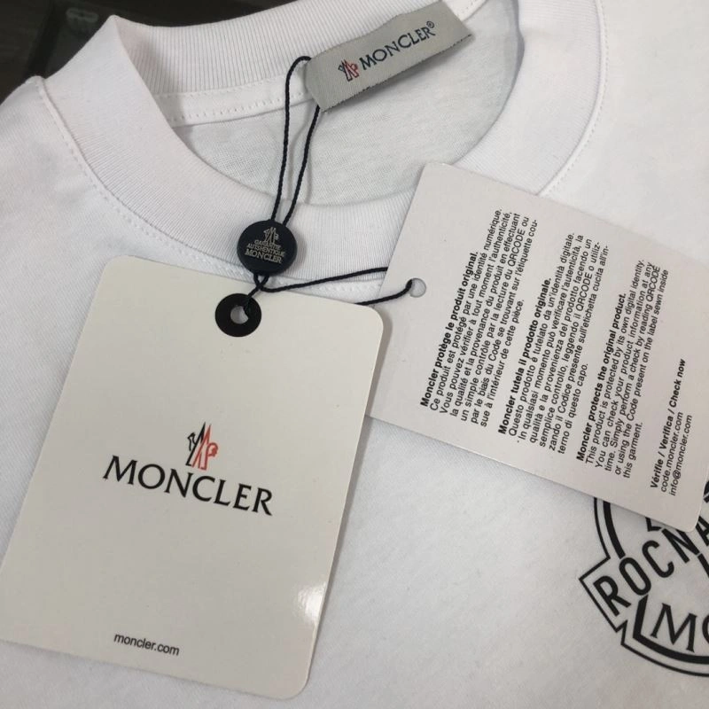 Moncler T-Shirts Cozy 143056