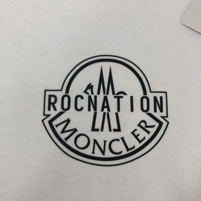 Moncler T-Shirts Cozy 143056