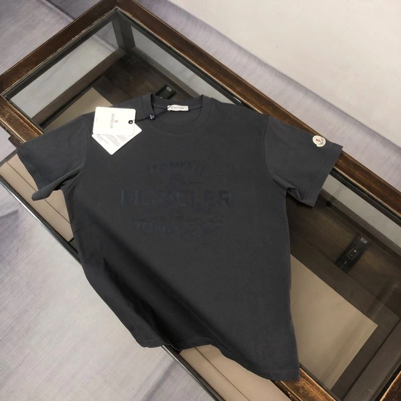 Moncler T-Shirts Snug 143054