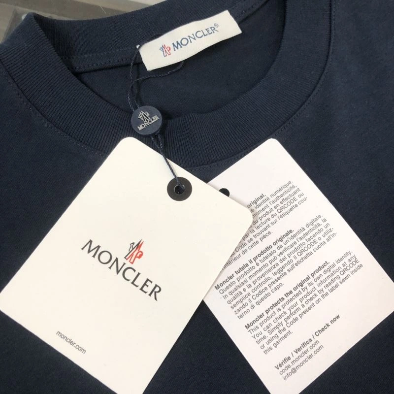WellDesigned Moncler T-Shirts 143041