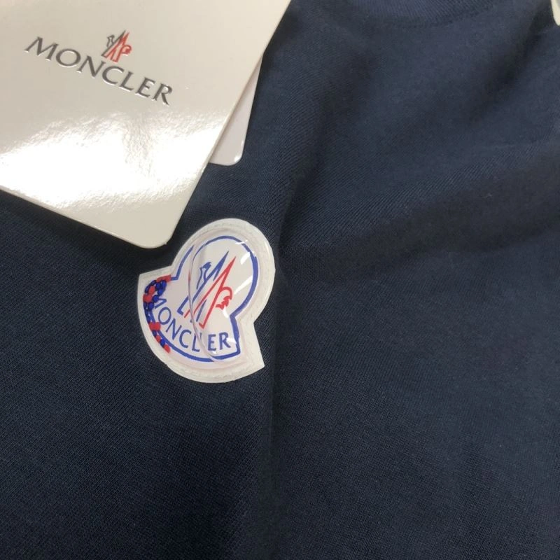 WellDesigned Moncler T-Shirts 143041