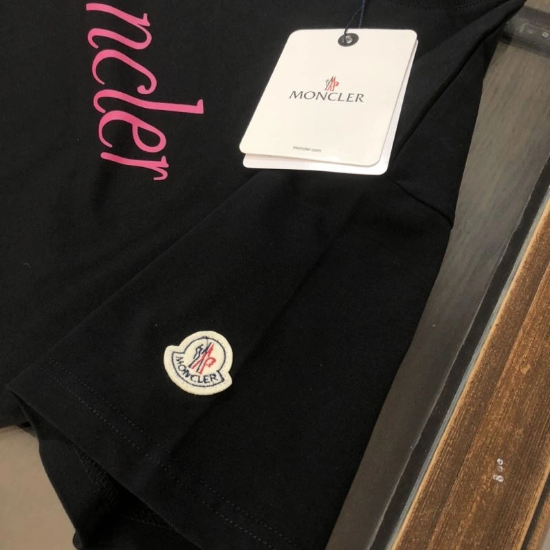 RelaxedFit Moncler T-Shirts 143037