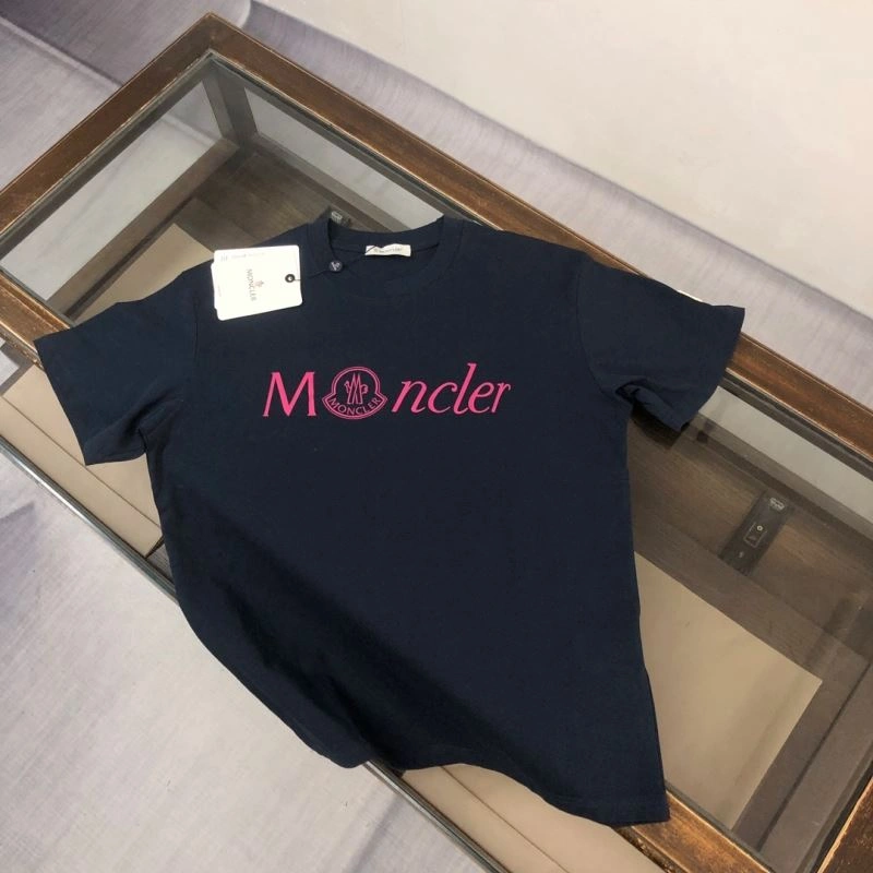 Moncler T-Shirts Versatile 143053