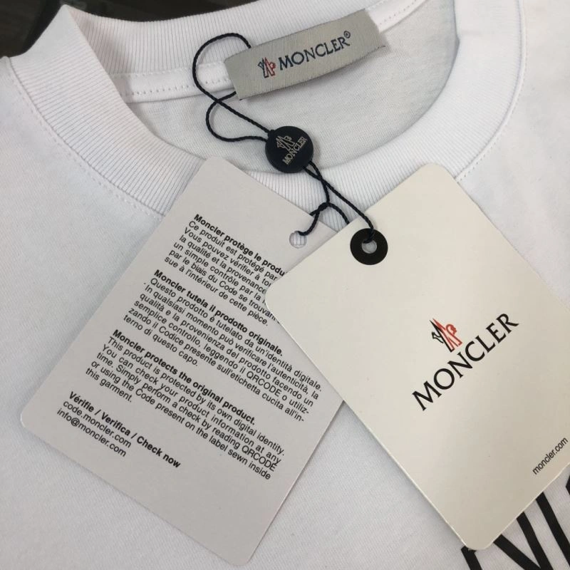 Moncler T-Shirts Breathable 143035
