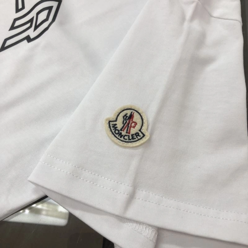 Moncler T-Shirts Breathable 143035