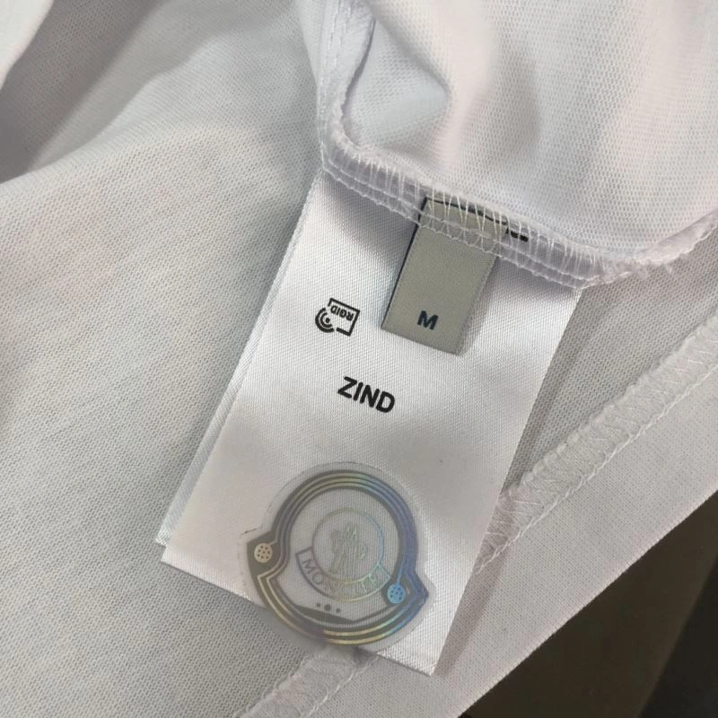 Moncler T-Shirts Breathable 143035