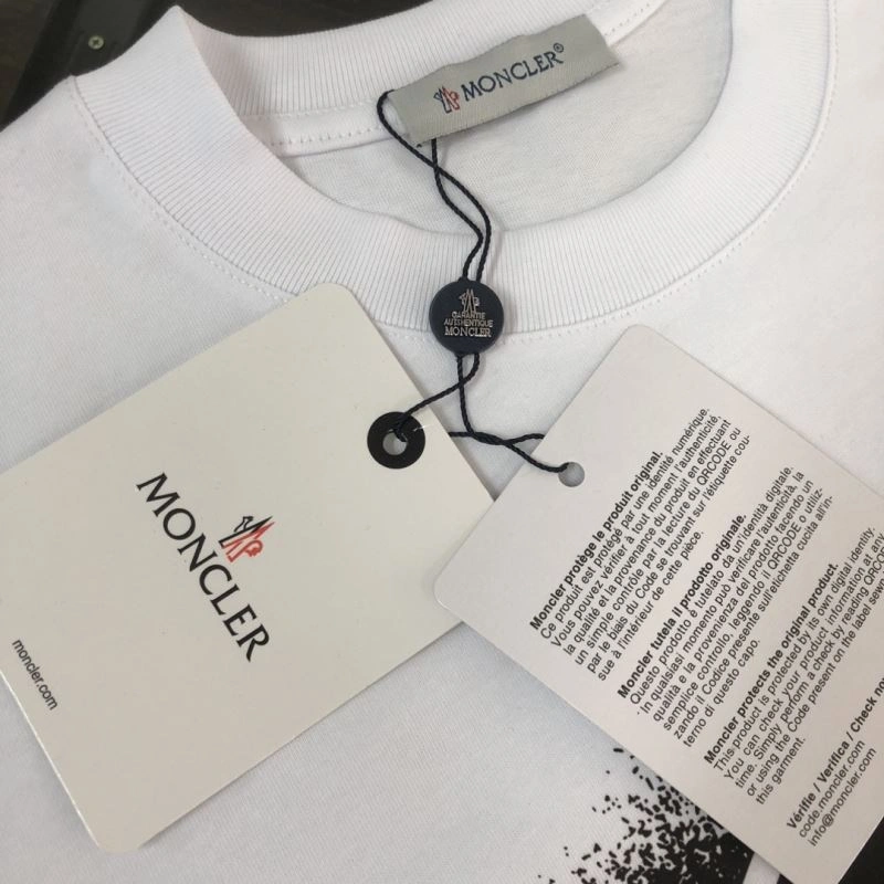 Moncler T-Shirts Chic 143027