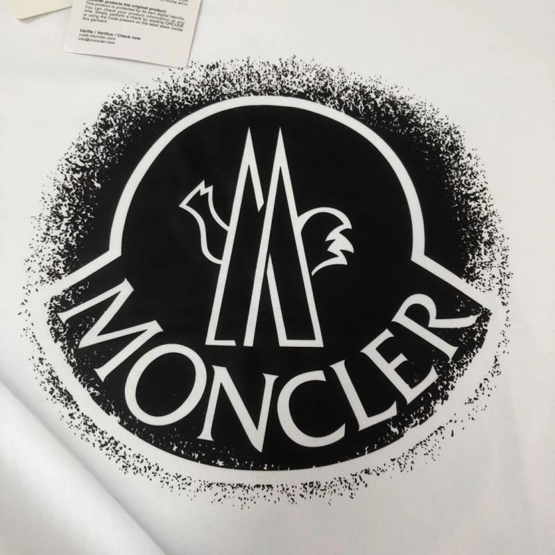 Moncler T-Shirts Chic 143027