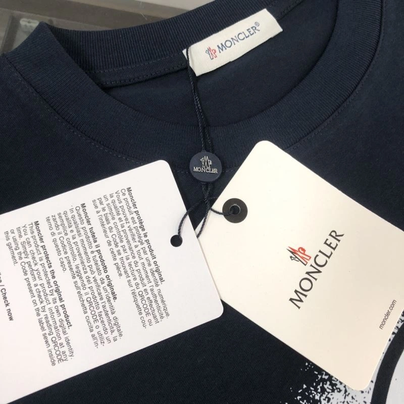 Moncler T-Shirts Durable 143030