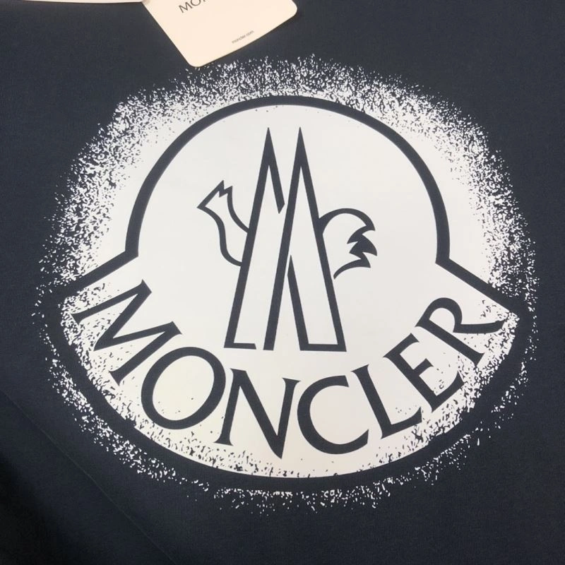 Moncler T-Shirts Durable 143030