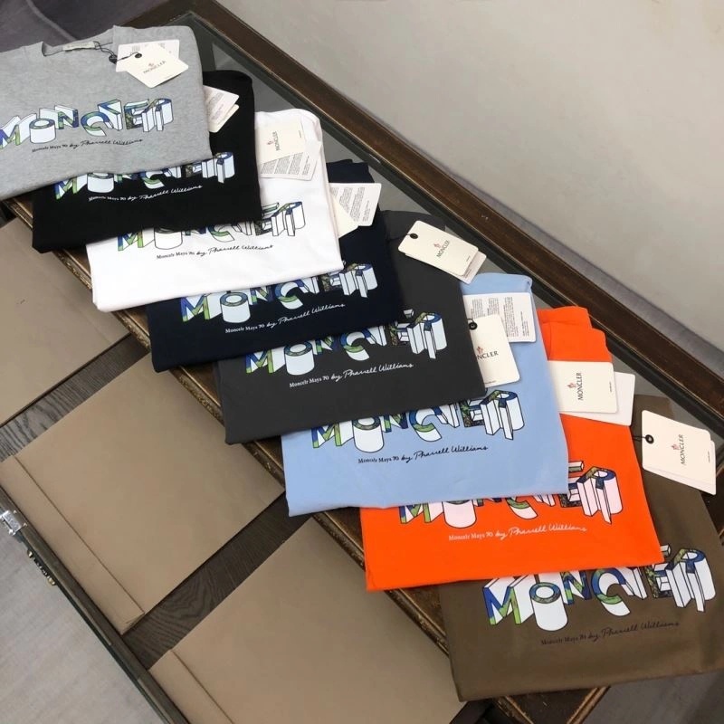 Lightweight Moncler T-Shirts 143021