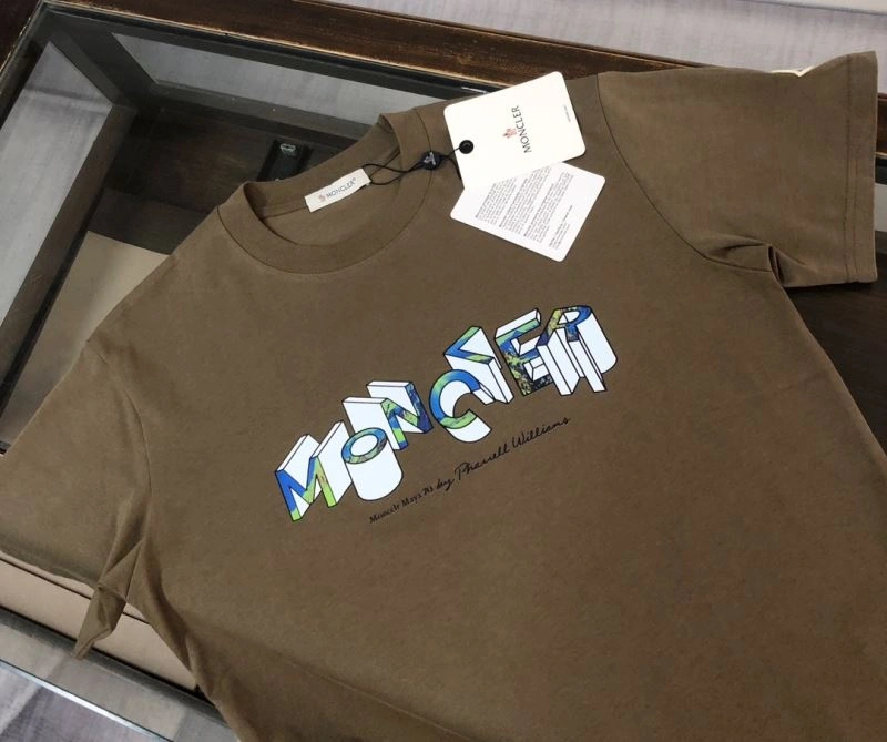 Lightweight Moncler T-Shirts 143021