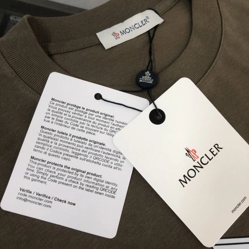 Lightweight Moncler T-Shirts 143021