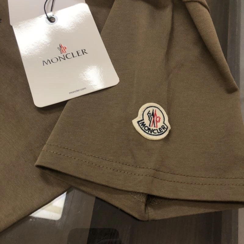 Lightweight Moncler T-Shirts 143021