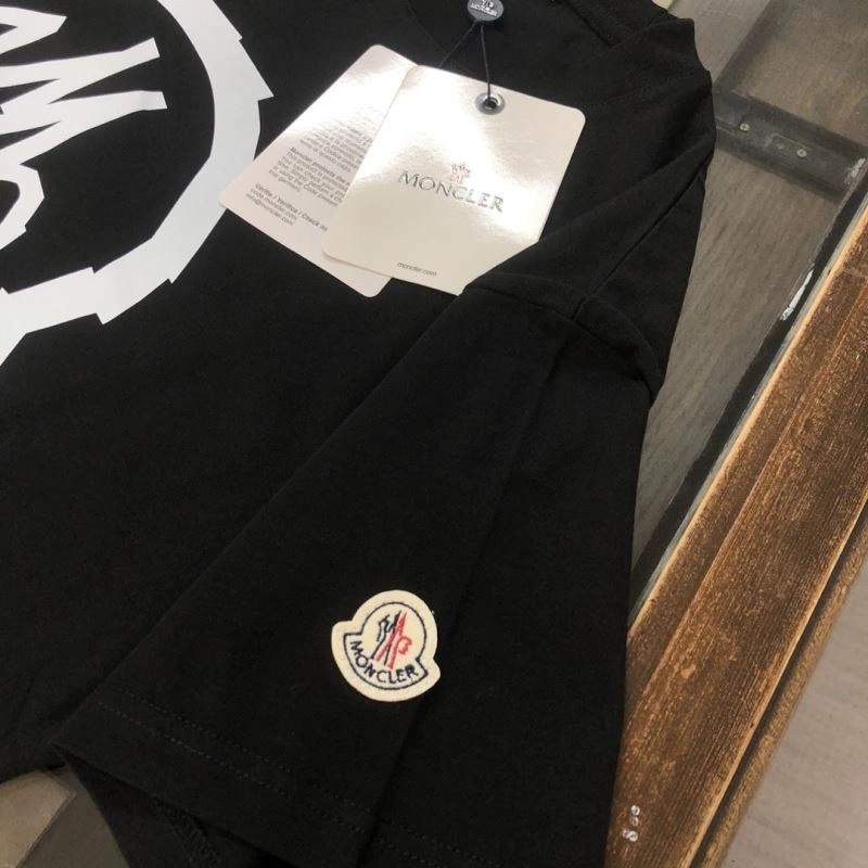 Tailored Moncler T-Shirts 143017