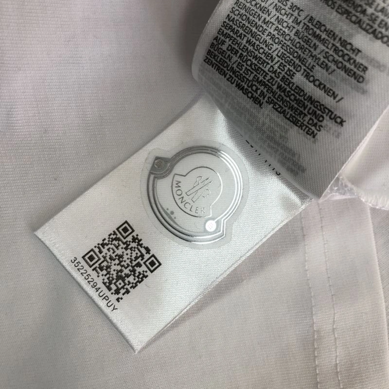 Moncler T-Shirts TechFriendly 142998