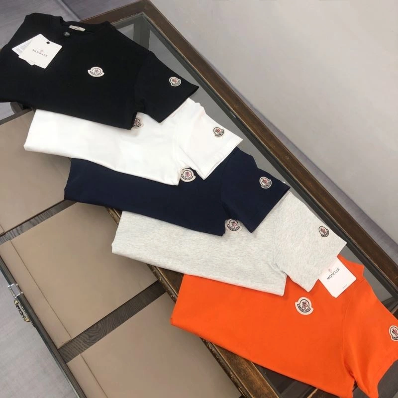 Moncler T-Shirts Minimalist 142990
