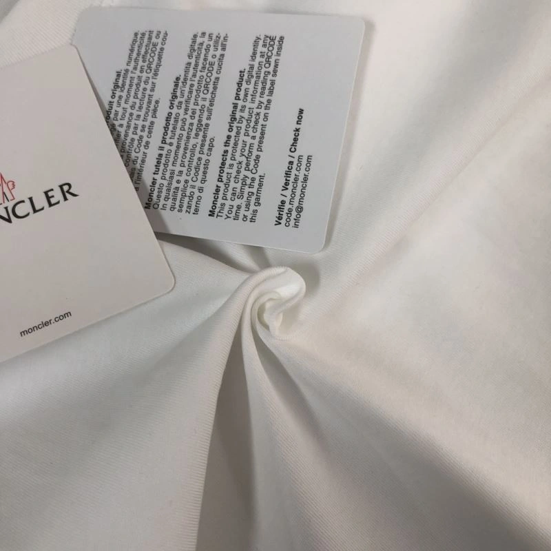 Moncler T-Shirts Minimalist 142990
