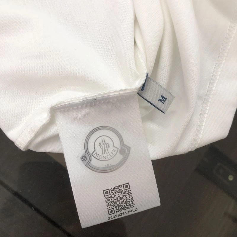 Moncler T-Shirts Minimalist 142990