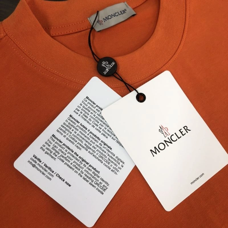 Moncler T-Shirts Minimalist 142991