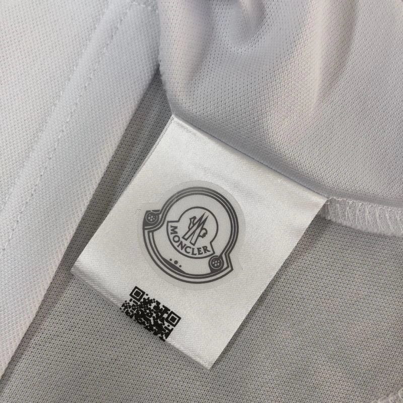 Chic Moncler T-Shirts 143010