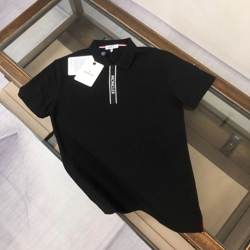 Moncler T-Shirts Versatile 142985