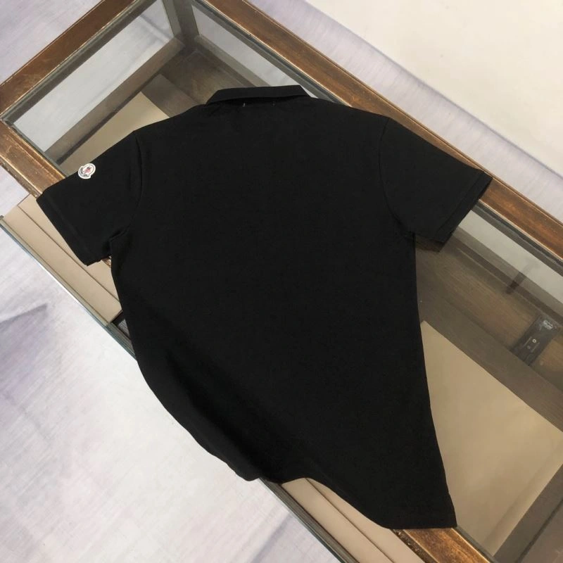 Moncler T-Shirts Versatile 142985