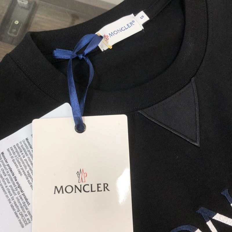 Popular Moncler T-Shirts 142975