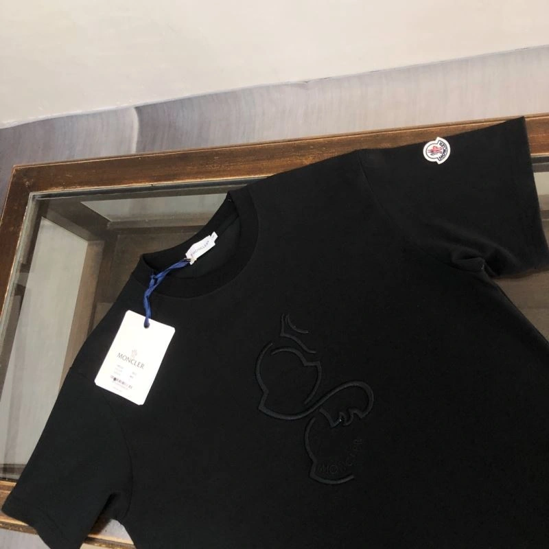 Moncler T-Shirts Breathable 142971