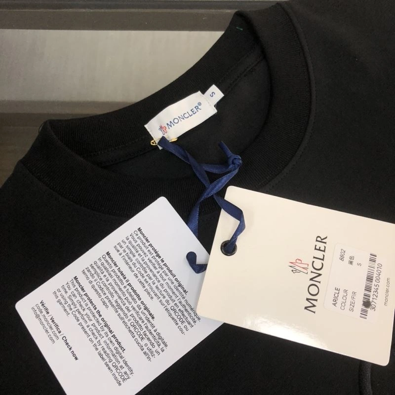 Moncler T-Shirts Breathable 142971