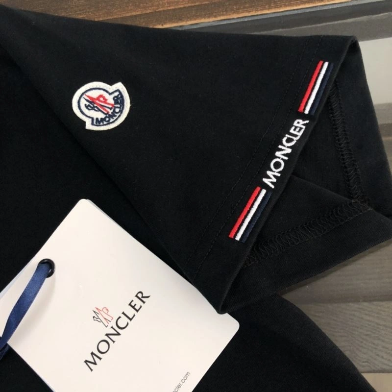 Moncler T-Shirts Breathable 142966