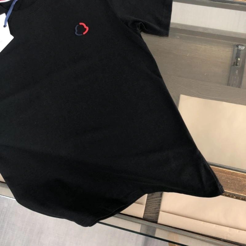 Moncler T-Shirts Breathable 142966