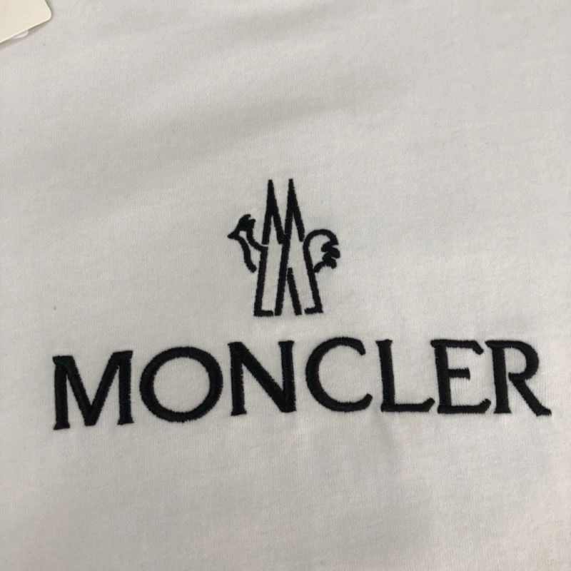 Moncler T-Shirts SunProtective 142956