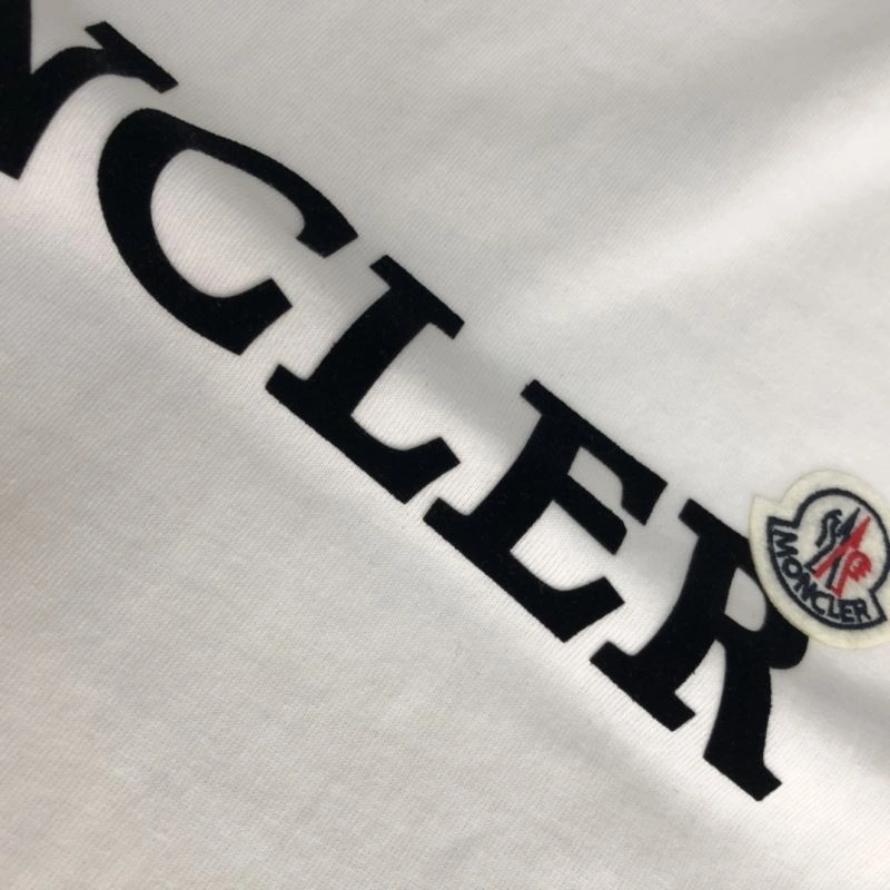 Minimalist Moncler T-Shirts 142951