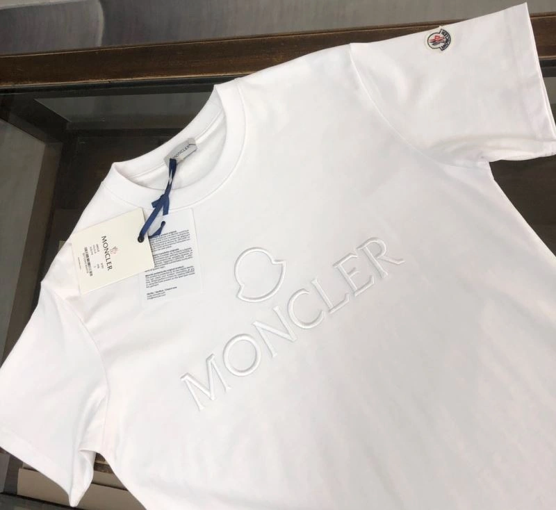 Moncler T-Shirts Comfortable 142960
